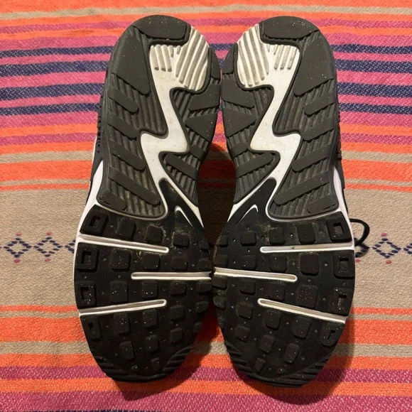 ❕EUC❕ Nike Air Max Gym Shoes - Picture 5 of 6